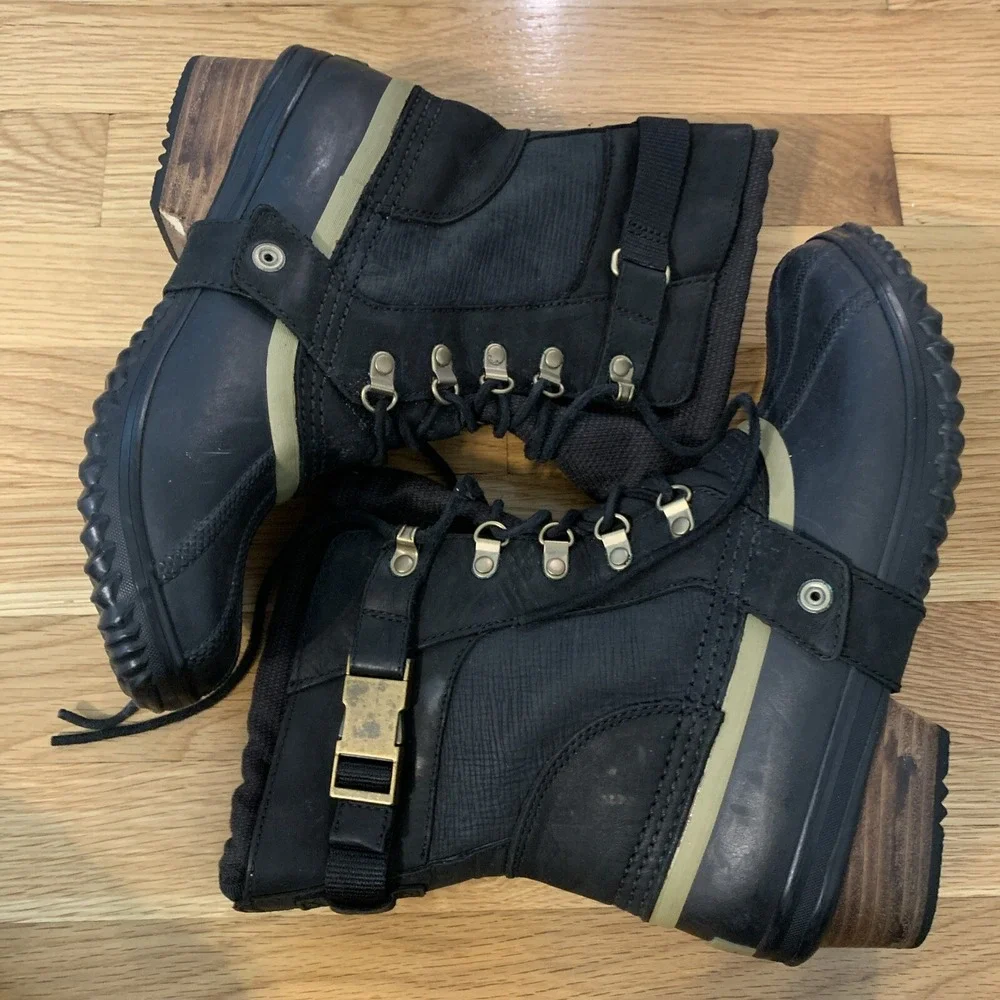 Sorel Women's ‎ Leather/Rubber Conquest Carly Short Duck Boots NL1899-010 Size 9